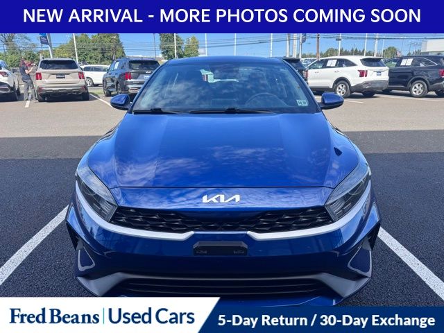 2023 Kia Forte LXS photo 2