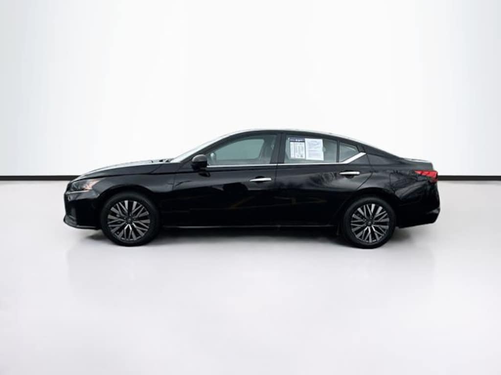 Used 2025 Nissan Altima 2.5 SV Sedan
