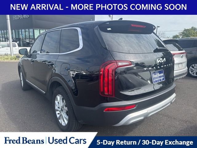 2022 Kia Telluride LX photo 3