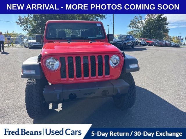 2023 Jeep Gladiator Sport photo 2