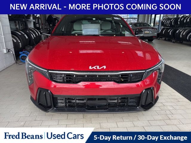 2025 Kia K4 GT-Line Turbo photo 2