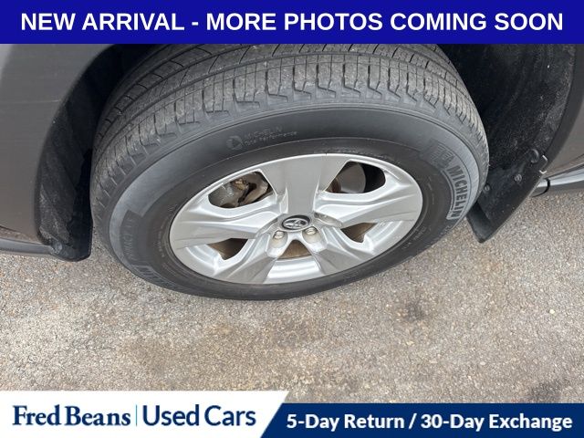 2020 Toyota RAV4 XLE photo 4