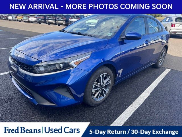 2023 Kia Forte LXS photo 3