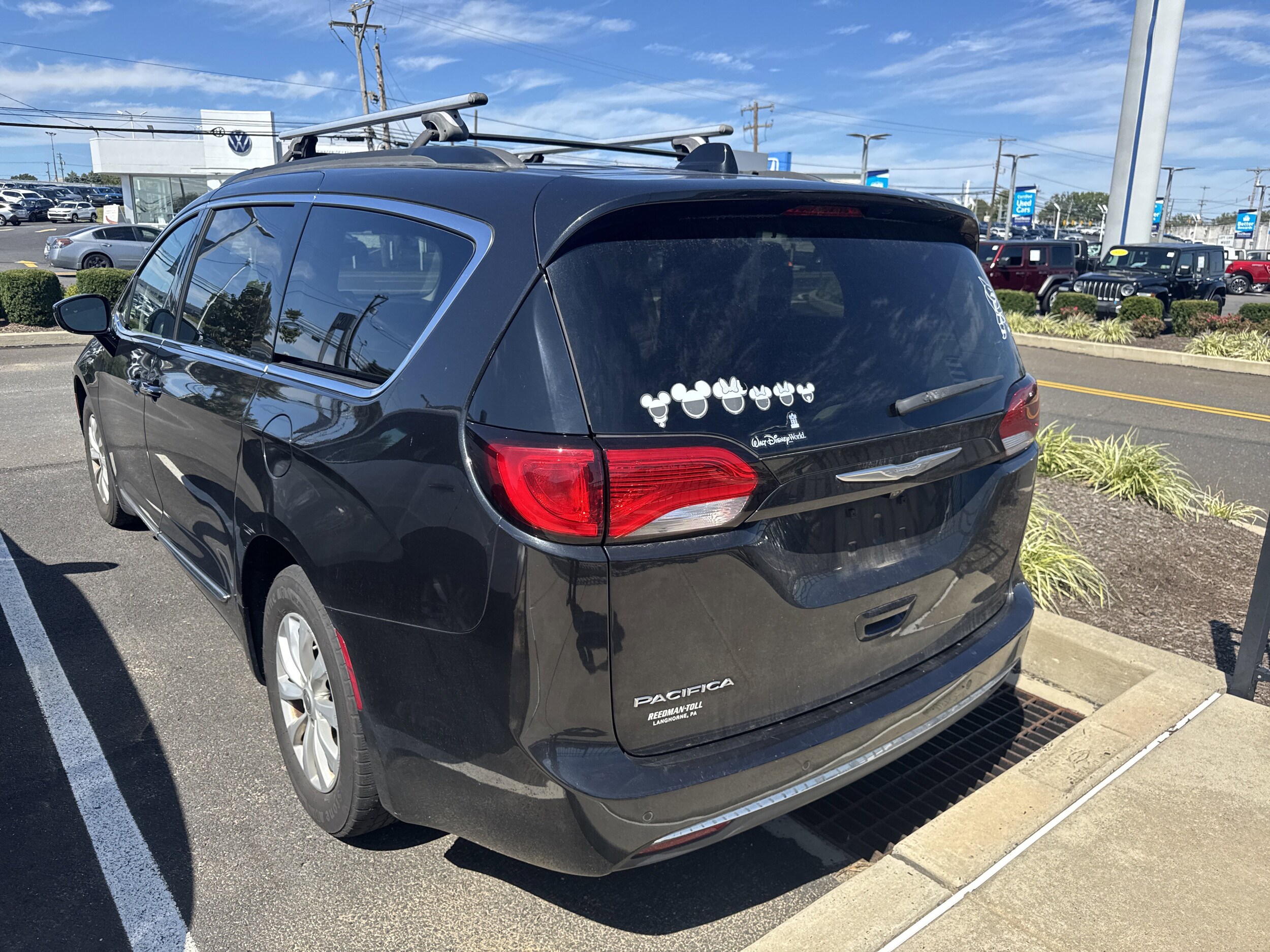 2017 Chrysler Pacifica Touring L photo 4