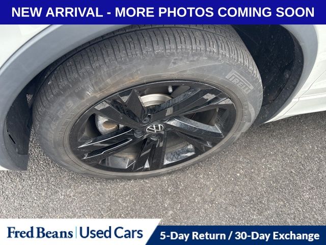 2023 Volkswagen Tiguan SE R-Line Black photo 4