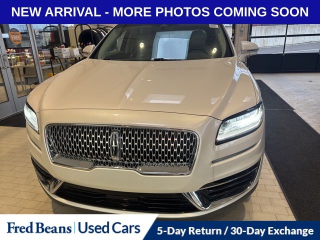 2019 Lincoln Nautilus Reserve photo 2