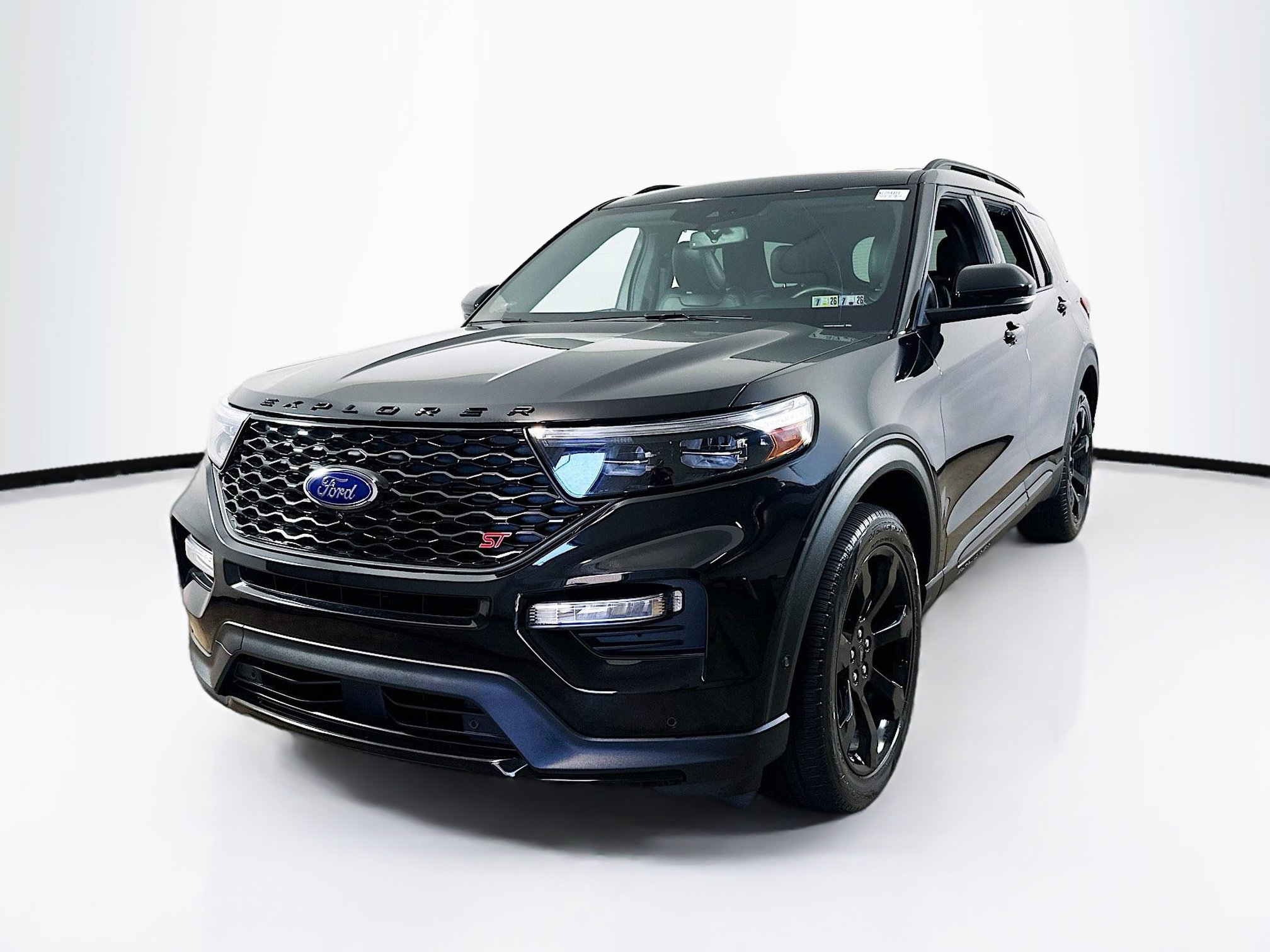 2022 Ford Explorer ST photo 3