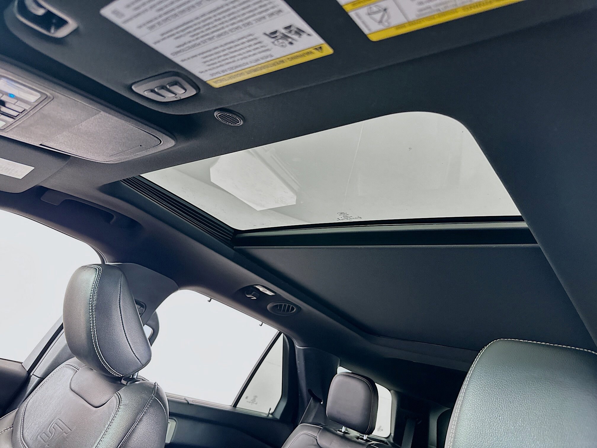 2022 Ford Explorer ST photo 4