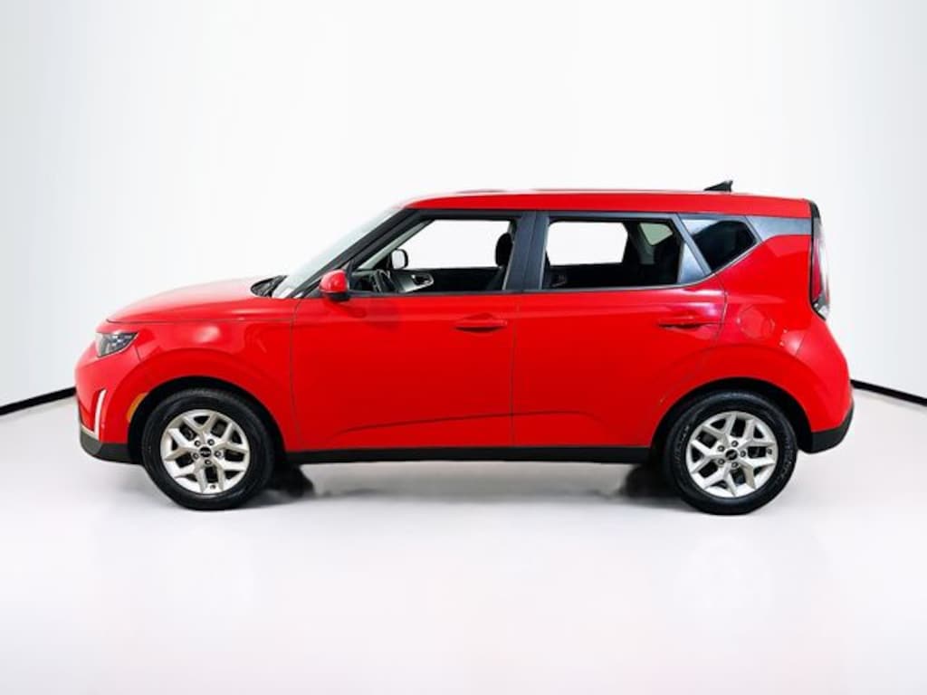 Used 2023 Kia Soul LX Hatchback