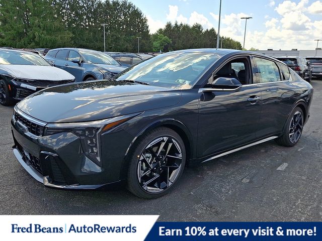 2025 Kia K4 GT-Line photo 2