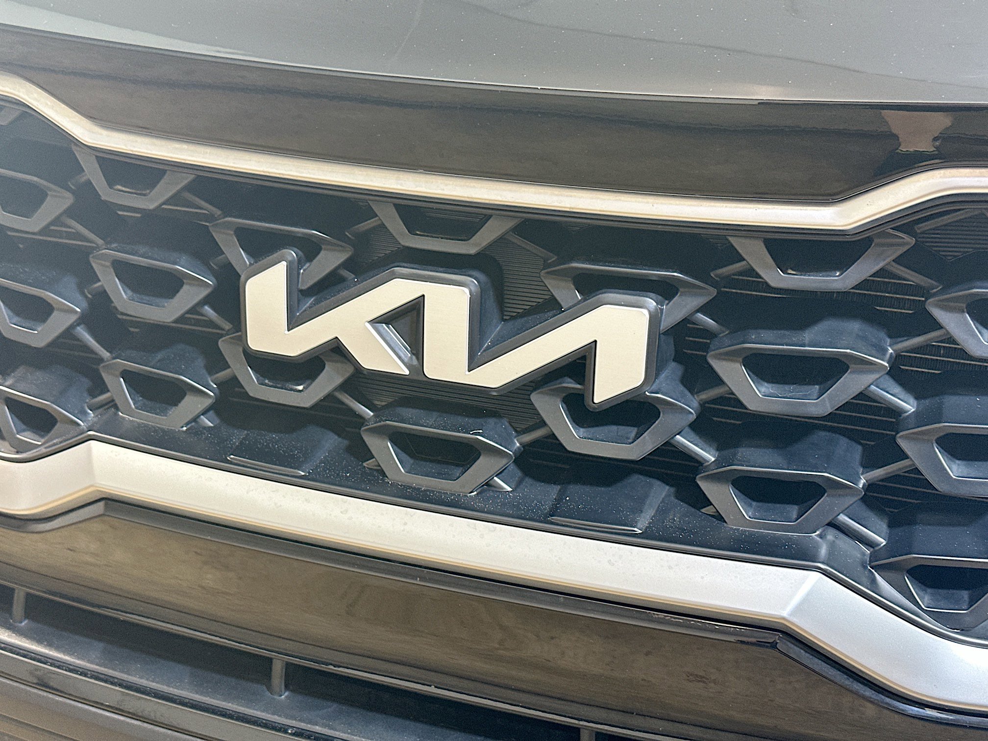 2022 Kia Sorento LX photo 3