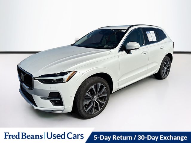 2022 Volvo XC60 B5 Momentum photo 3