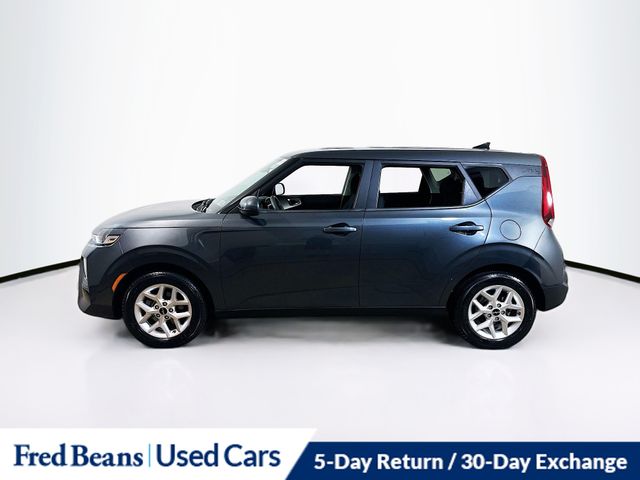 2022 Kia Soul LX photo 2