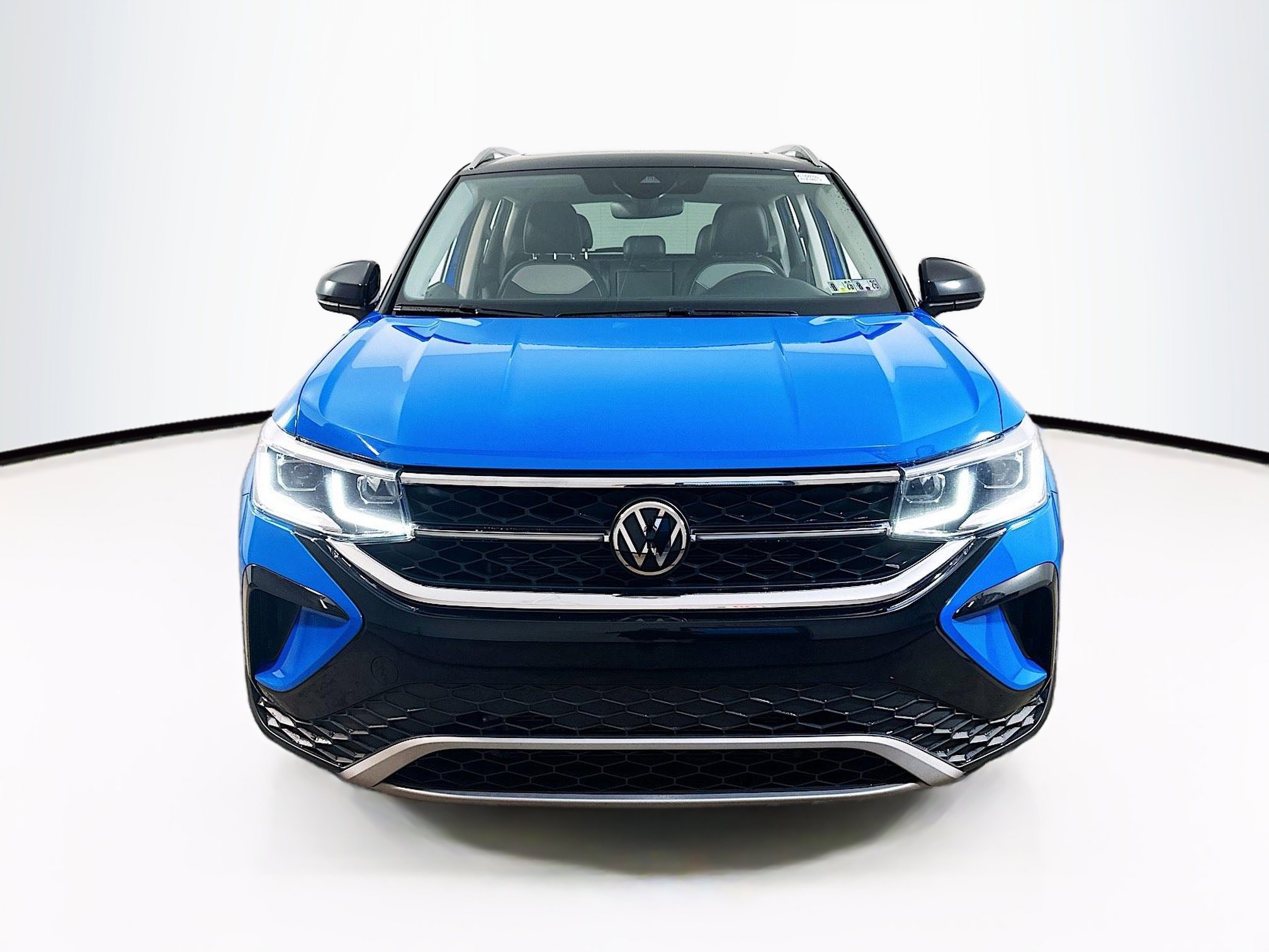 2023 Volkswagen Taos SEL photo 2