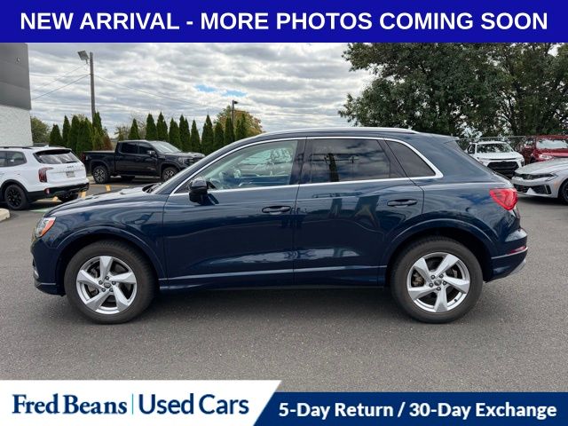 2020 Audi Q3 Premium photo 2