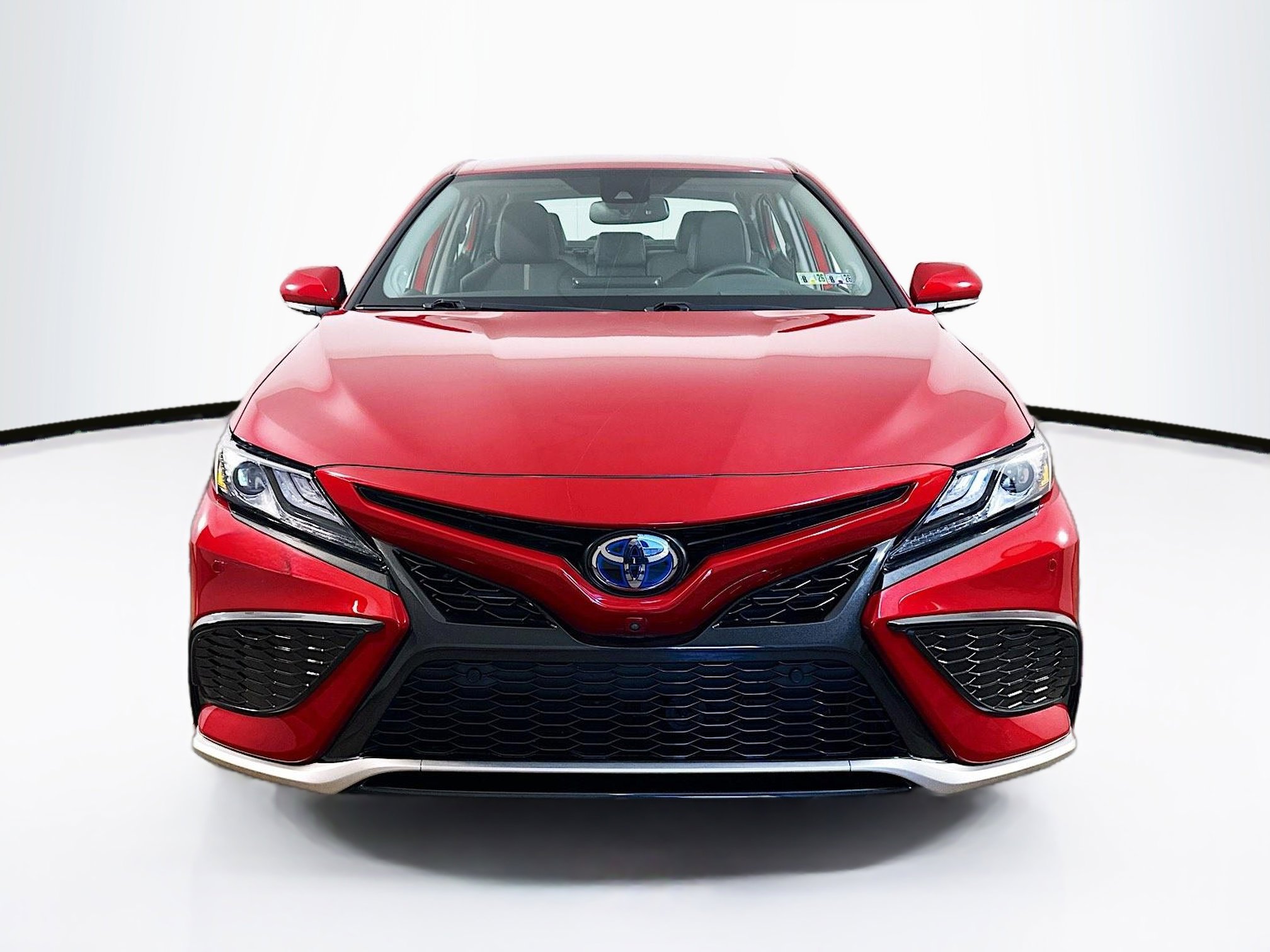 2023 Toyota Camry Hybrid XSE photo 2