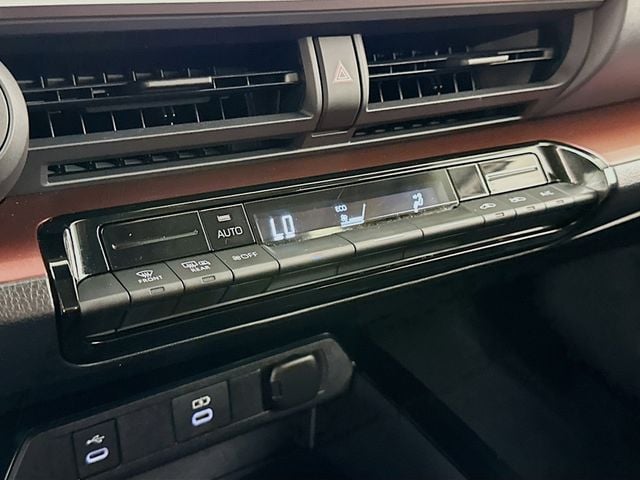 2023 Toyota Prius Prime SE - Photo 18