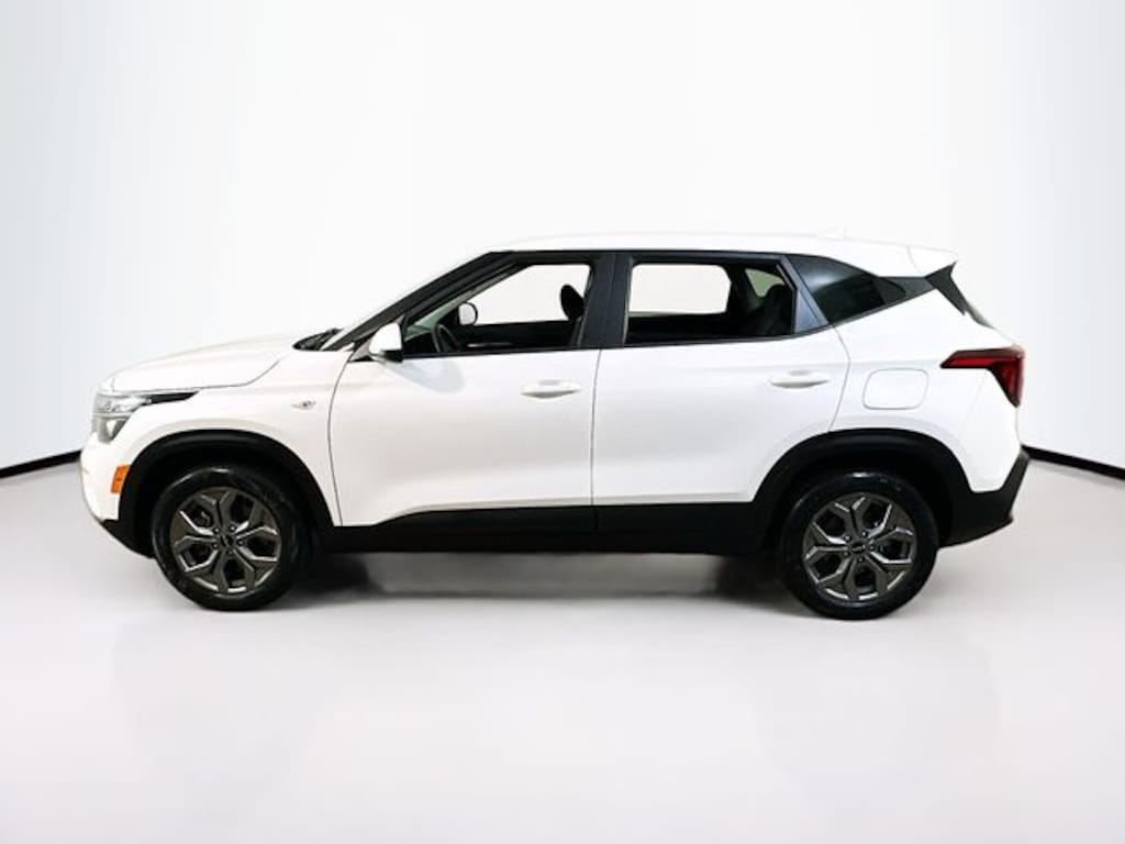 Used 2024 Kia Seltos LX SUV