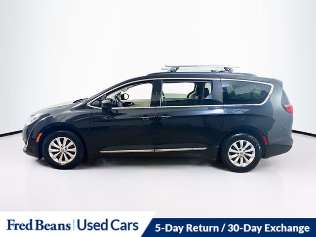 2017 Chrysler Pacifica Touring L photo 4