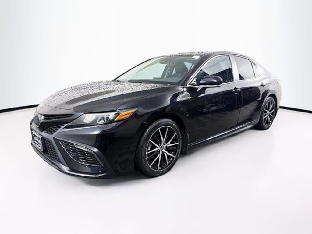 Used 2023 Toyota Camry SE Sedan