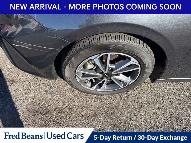 2023 Kia Forte LXS photo 4