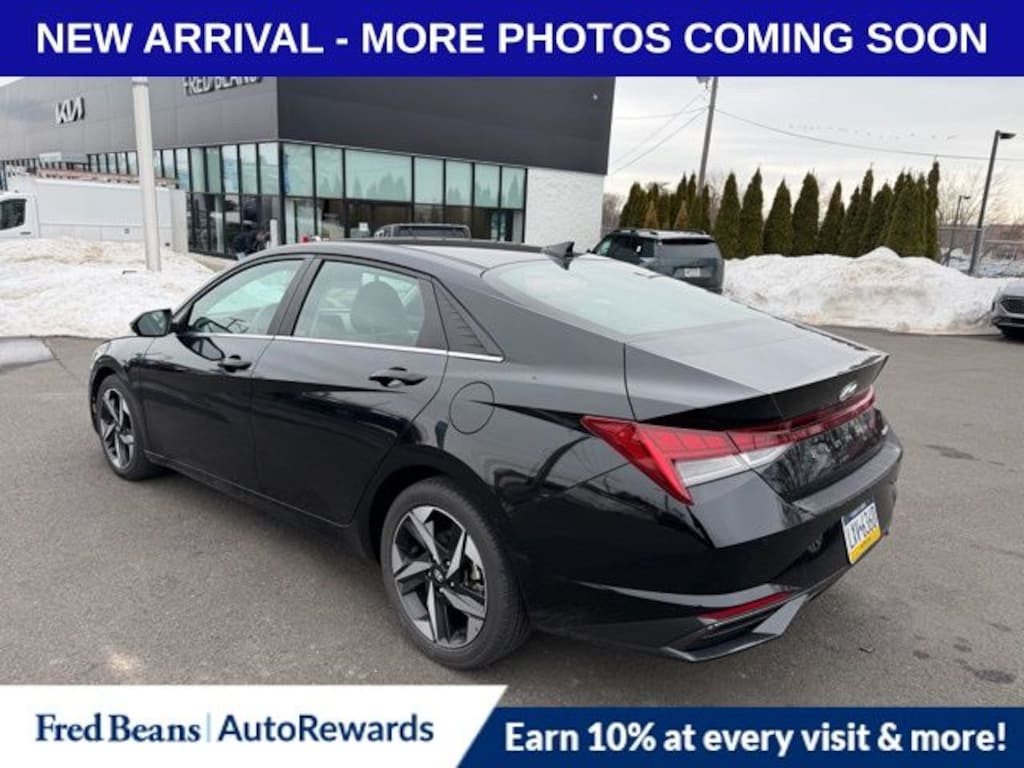 Used 2023 Hyundai Elantra Limited Sedan