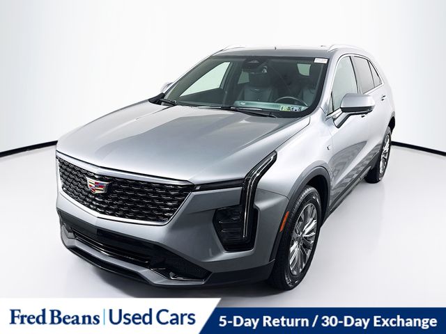 2025 Cadillac XT4 Premium Luxury photo 3