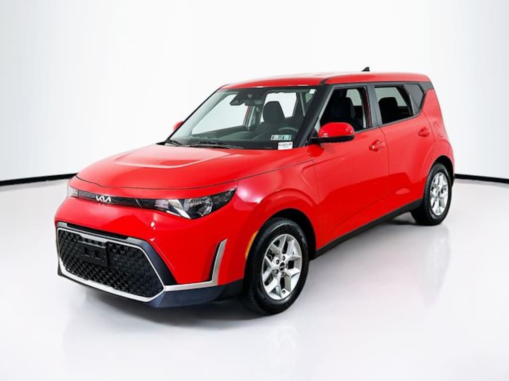 Used 2023 Kia Soul LX Hatchback
