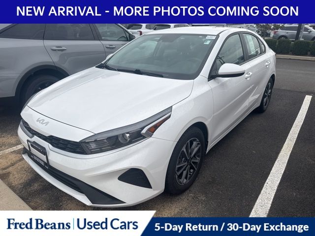2023 Kia Forte LXS photo 3