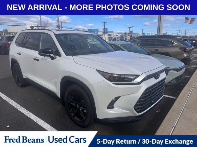 2025 Toyota Grand Highlander Nightshade's photo