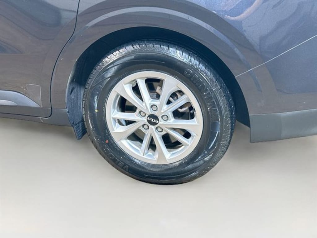 Certified 2024 Kia Carnival LX MPV