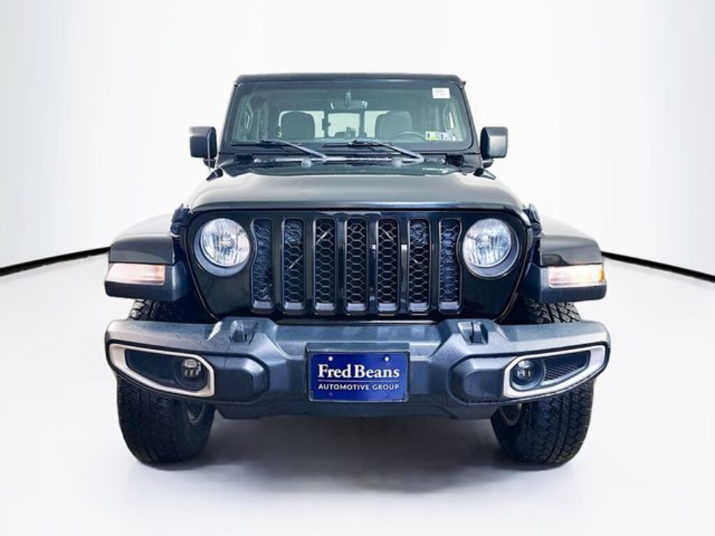 Used 2020 Jeep Gladiator Altitude Truck Crew Cab