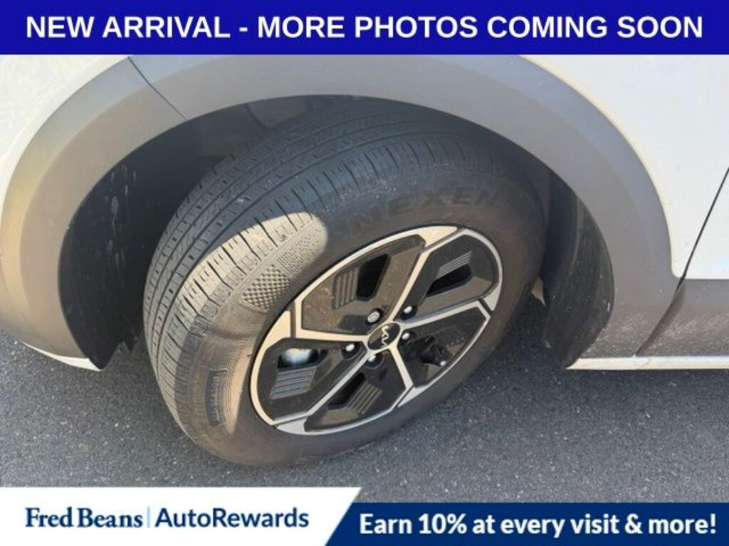 Used 2023 Kia Niro EX SUV