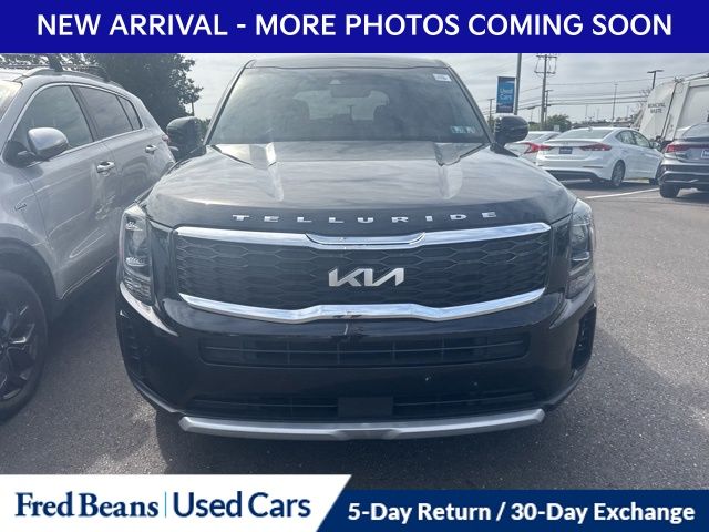 2022 Kia Telluride LX photo 2