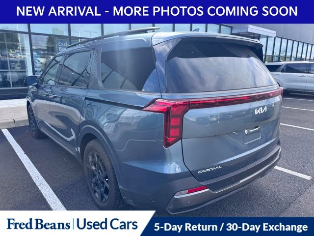2025 Kia Carnival SX photo 2