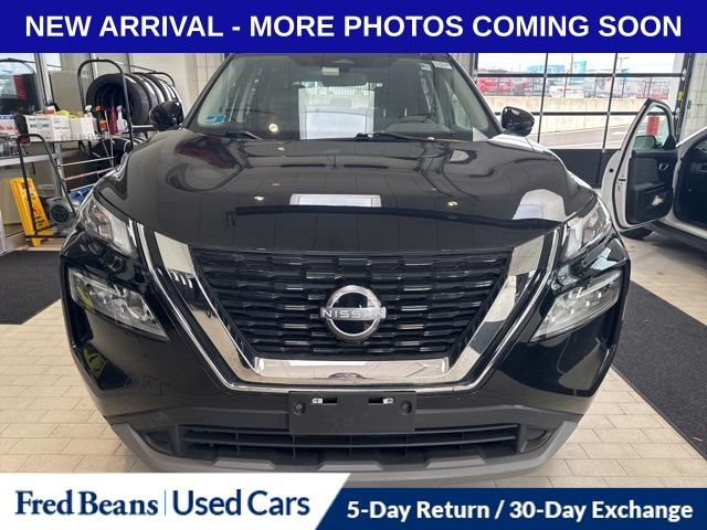 2023 Nissan Rogue SV photo 2
