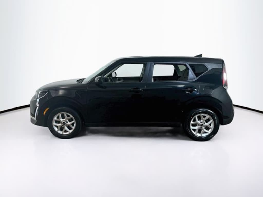 Certified 2023 Kia Soul LX Hatchback