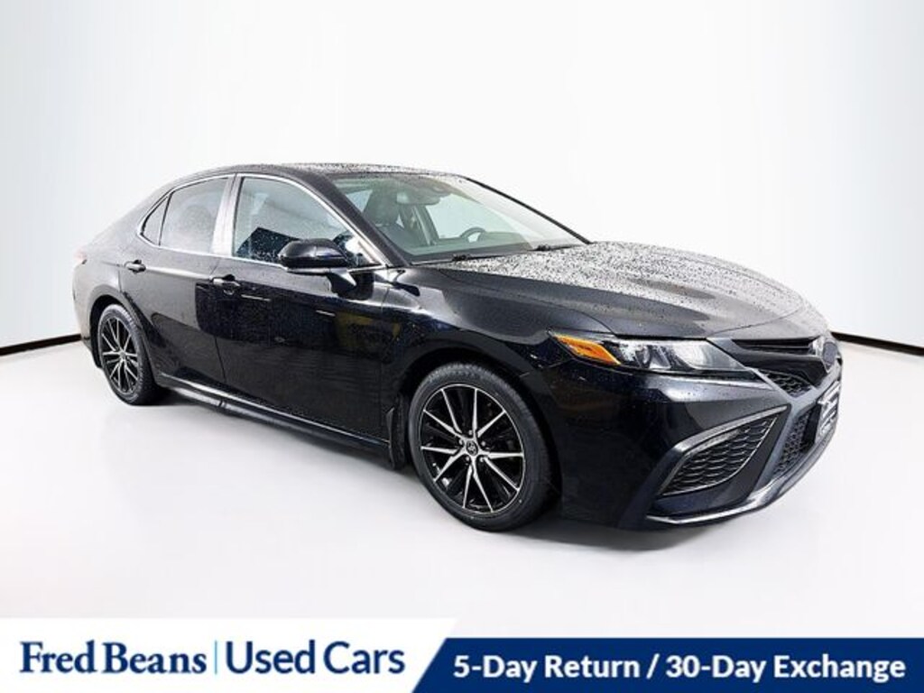 Used 2023 Toyota Camry SE Sedan