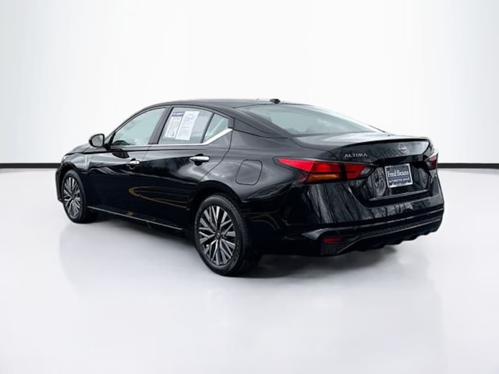 Used 2025 Nissan Altima 2.5 SV Sedan