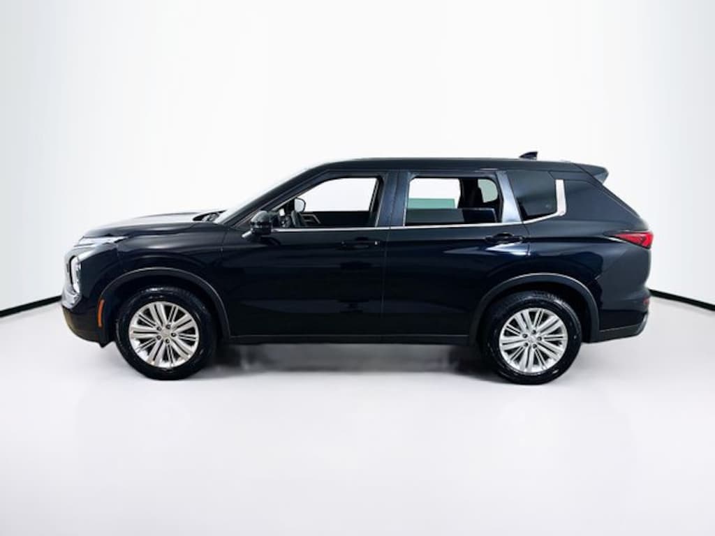 Used 2023 Mitsubishi Outlander ES SUV