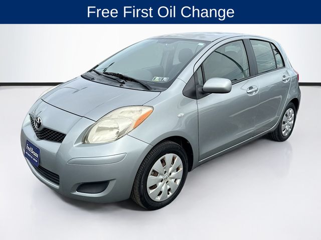 2011 Toyota Yaris Base photo 3