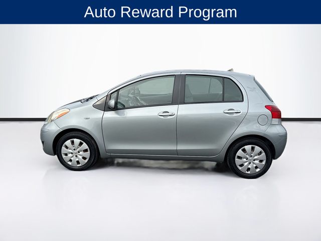 2011 Toyota Yaris Base photo 4
