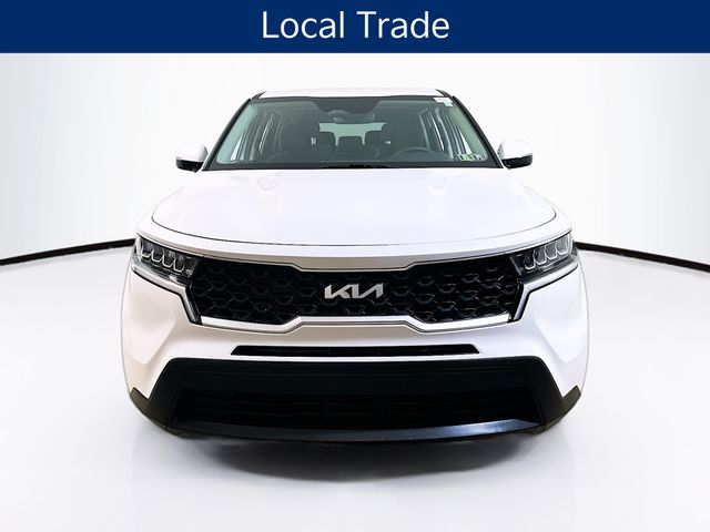 2022 Kia Sorento LX photo 2