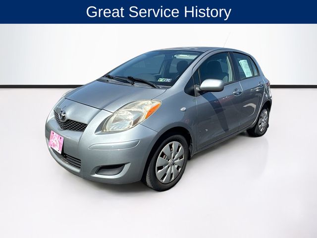 2011 Toyota Yaris Base photo 2