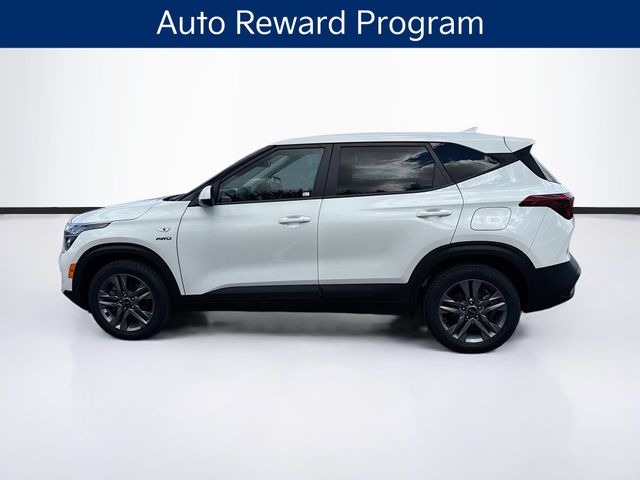 2021 Kia Seltos LX photo 2