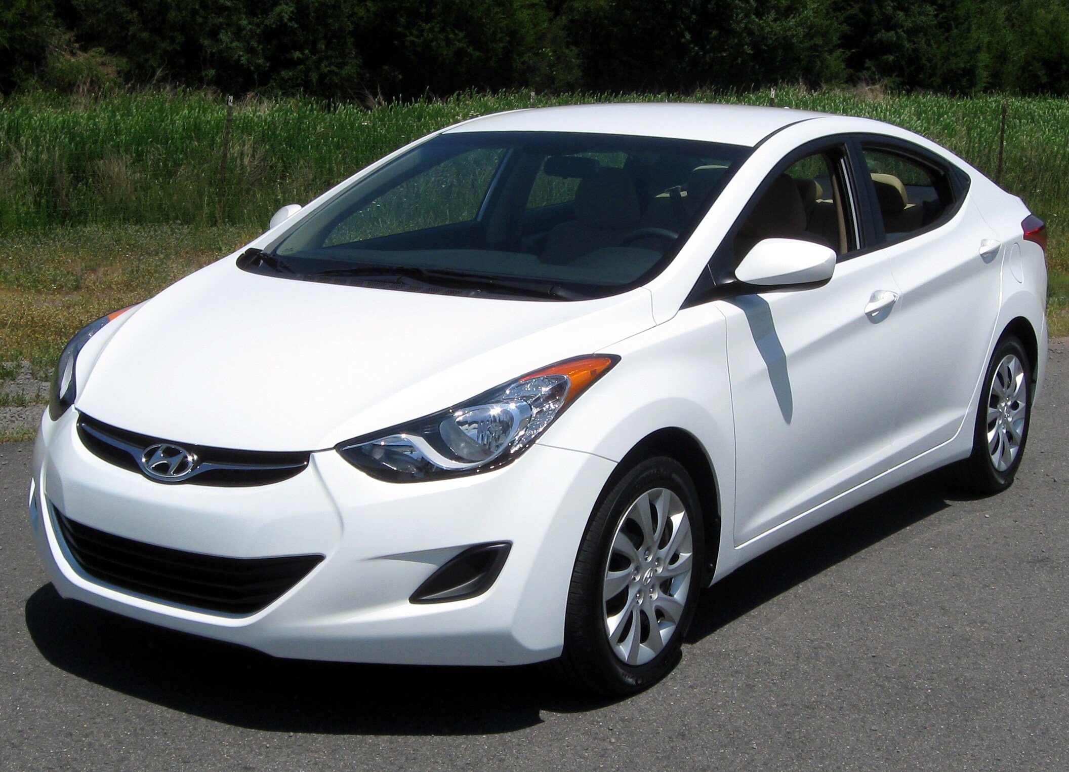 kia forte vs hyundai elantra car comparison