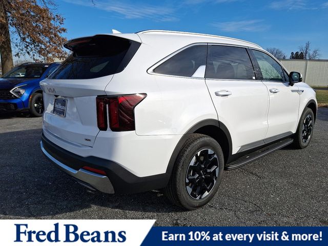 2025 Kia Sorento S photo 4