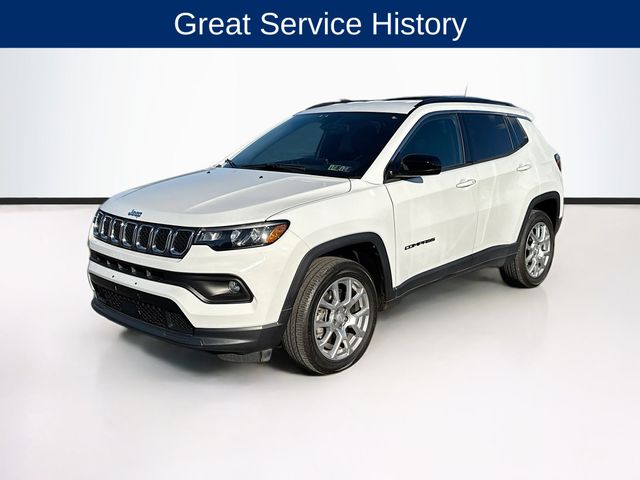 2023 Jeep Compass Latitude Lux photo 3