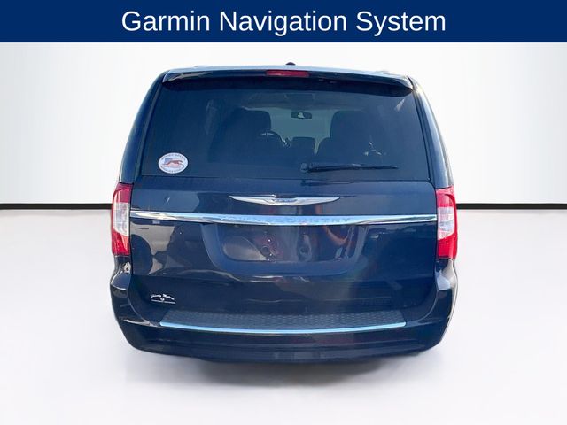 2015 Chrysler Town & Country Touring photo 4