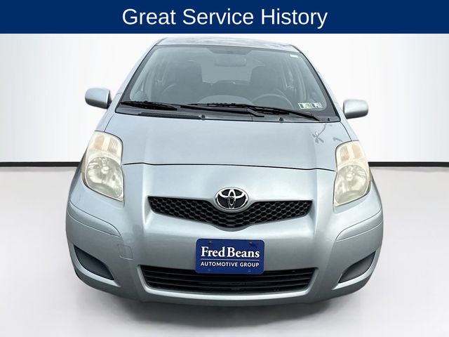 2011 Toyota Yaris Base photo 2